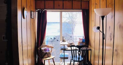 Lake Side Guest Suite