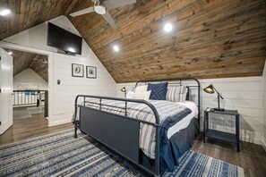 2 bedrooms, iron/ironing board, WiFi, bed sheets - Blue Tranquility-2 BR-Timber Creek (Broken Bow)