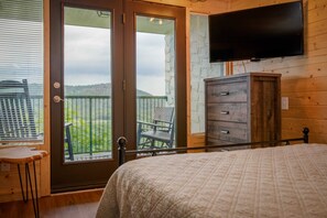 1 bedroom, iron/ironing board, WiFi, bed sheets - Dolly's Castle unit 3 (Sevierville)