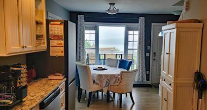 Welcome to the Weirs -Lake View Condo - Late Check-out Sundays