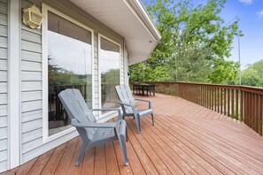 Terrace/patio - Cozy & Beautiful Riverfront Home | Perfect Getaway (Wyoming)