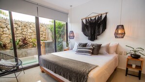 Apartemen Deluks, 1 Tempat Tidur King dengan tempat tidur Sofa, kolam renang pribadi, lantai dasar