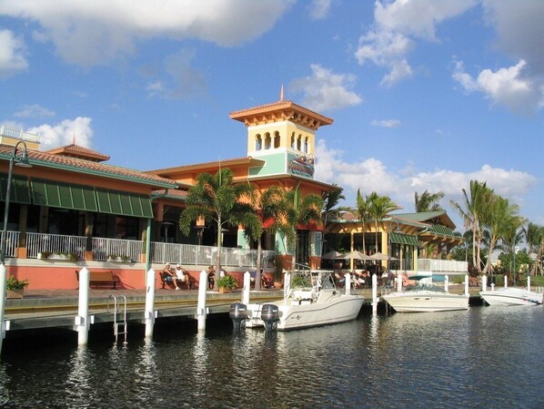 Marina - Dream No More! Your gated waterfront community awaits you... (Cape Coral)