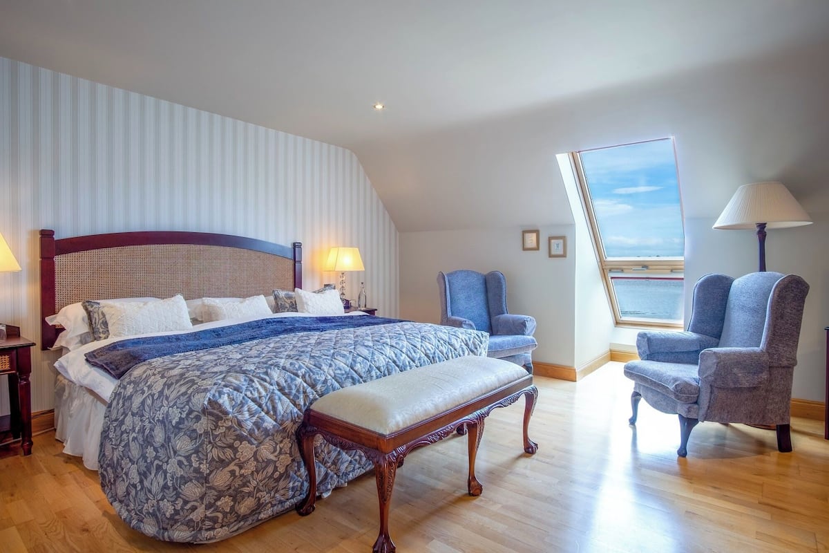 Pillow-top beds, desk, laptop workspace, free WiFi