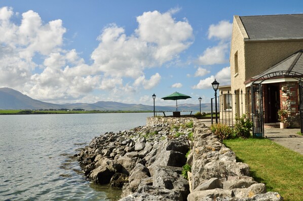 Front of property - Barrow Lodge (Ardfert)