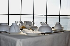 Desayuno típico de la región gratuito y diario