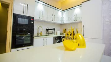 Apartemen Premier, 1 kamar tidur, ensuite | Dapur pribadi | Lemari es besar, microwave, oven, dan kompor