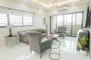 Living area - Accra Luxury Apartment at Silicon Square (Accra)