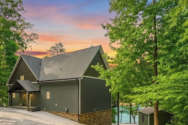 Front view of home