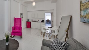 Unclassified image, 4 of 45, button - Casa Pelayo (San Juan)