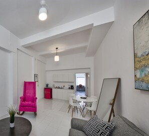 Deluxe-huoneisto | 1 makuuhuone, ilmainen Wi-Fi, vuodevaatteet