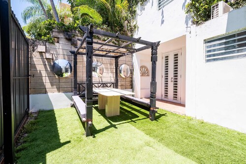 5 Bedroom Boho Beach House 30 steps from the beach