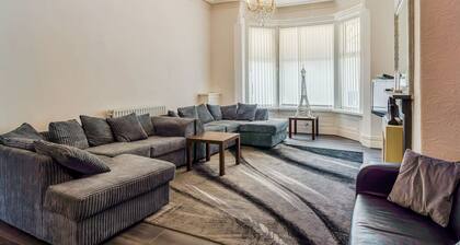 7 bedroom accommodation in Blackpool