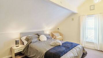 7 bedrooms, free WiFi, bed sheets