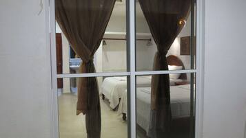 Down duvets, free WiFi, bed sheets