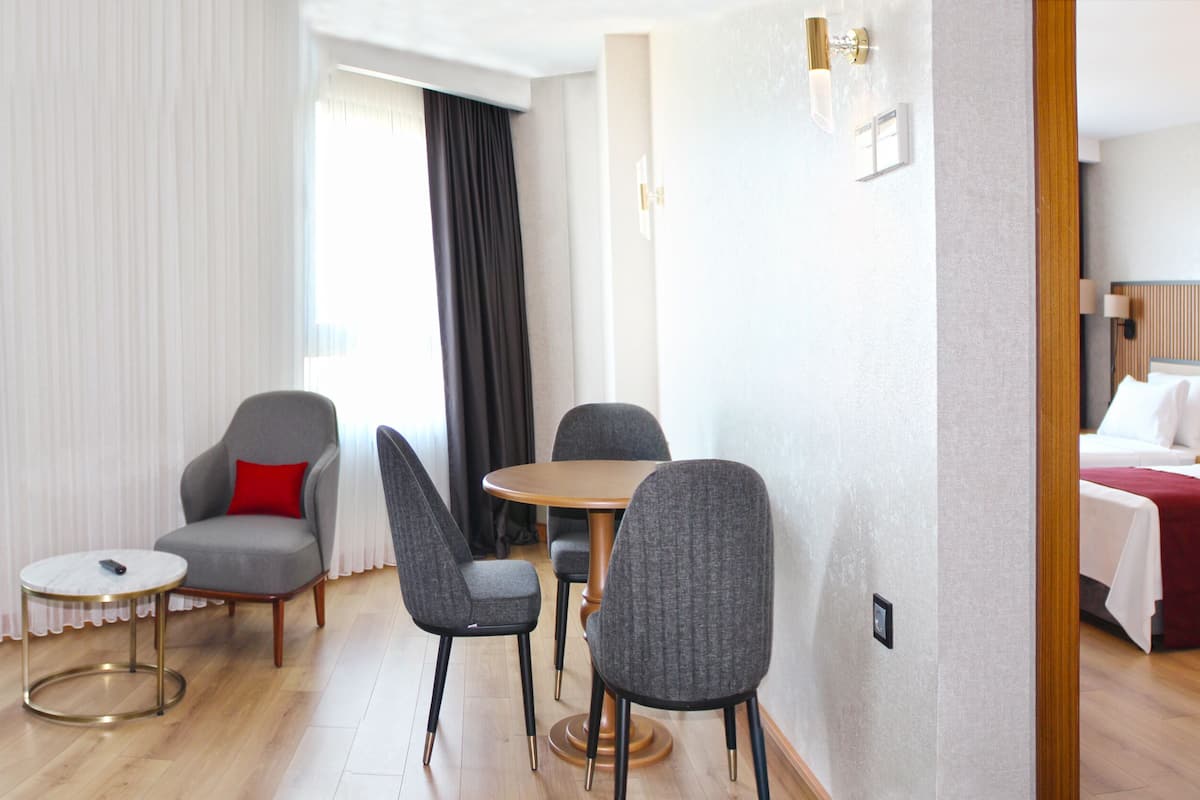 1 bedroom, minibar, in-room safe, desk