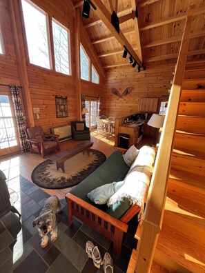Smart TV, fireplace, DVD player - Relaxing waterfront cabin getaway in the Groton State Forest (Peacham)