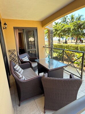 Terrace/patio - BEACHFRONT Condo Bahia Encantada L1 2-Bedroom Jaco Beach (Puntarenas Province)