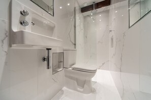 シャワー、タオル