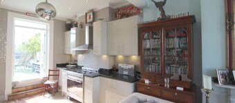 Ultrachic Georgian Townhouse In Central London