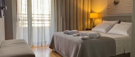 2 عدّة غرف نوم ومكواة/لوح كي وواي فاي مجانًا وملاءات أسرّة