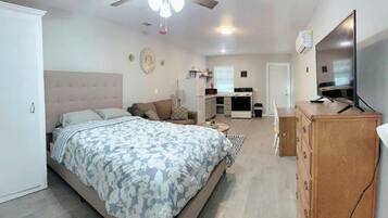 1 bedroom, iron/ironing board, free WiFi, bed sheets