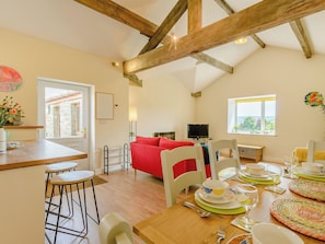 Interior - Courtyard Cottage - UK39179 (Lumb)