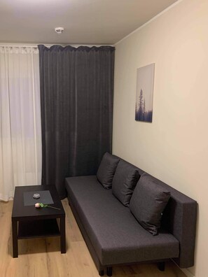 1 quarto, espaço de trabalho para notebook, Wi-Fi de cortesia