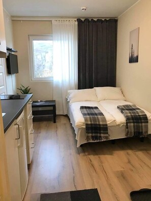 1 quarto, espaço de trabalho para notebook, Wi-Fi de cortesia