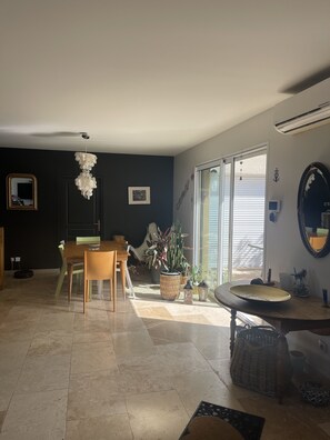 Dining - Nice house with swimming pool  (Saint-Marcel-lès-Valence)