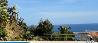 150m From the Beach With Pool