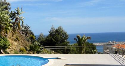 150m From the Beach With Pool