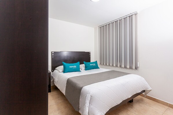 Standard-Doppelzimmer | Allergikerbettwaren, Bügeleisen/Bügelbrett, kostenloses WLAN, Bettwäsche