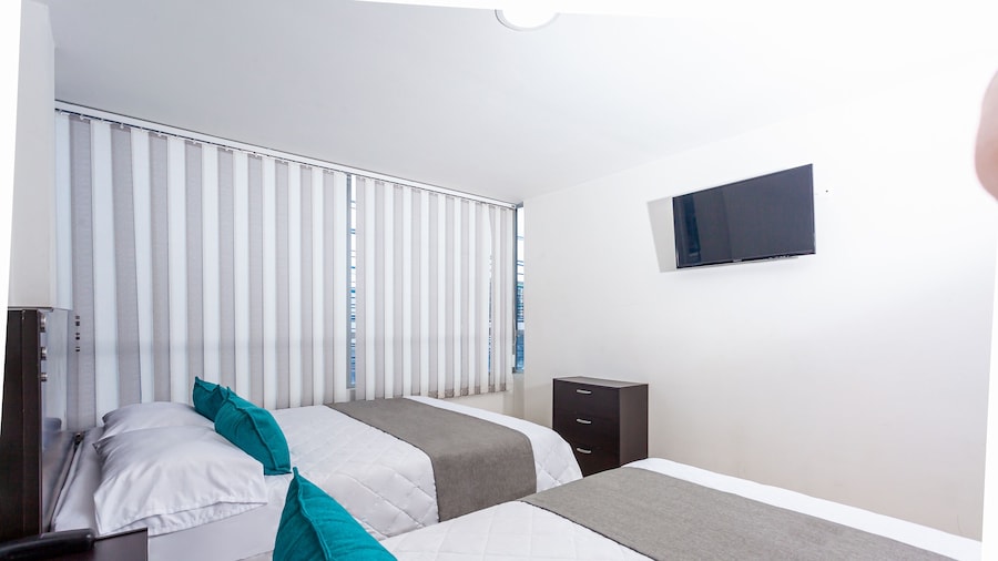 Ayenda Agustin Plaza