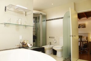 Bathtub, jetted bath, hair dryer, bidet