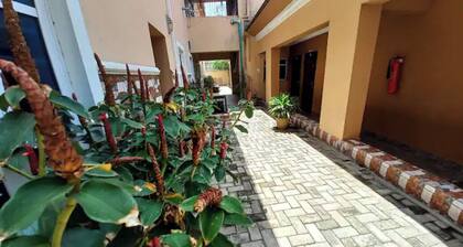 Studio A in gated Lekki estate - 5min from a beach