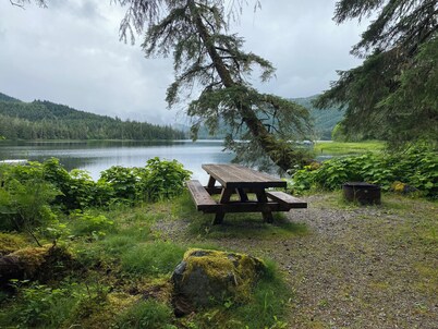Cozy & Quiet Cabin 2 minutes from Coffman Cove Harbor - 16' Skiff & Van avail.