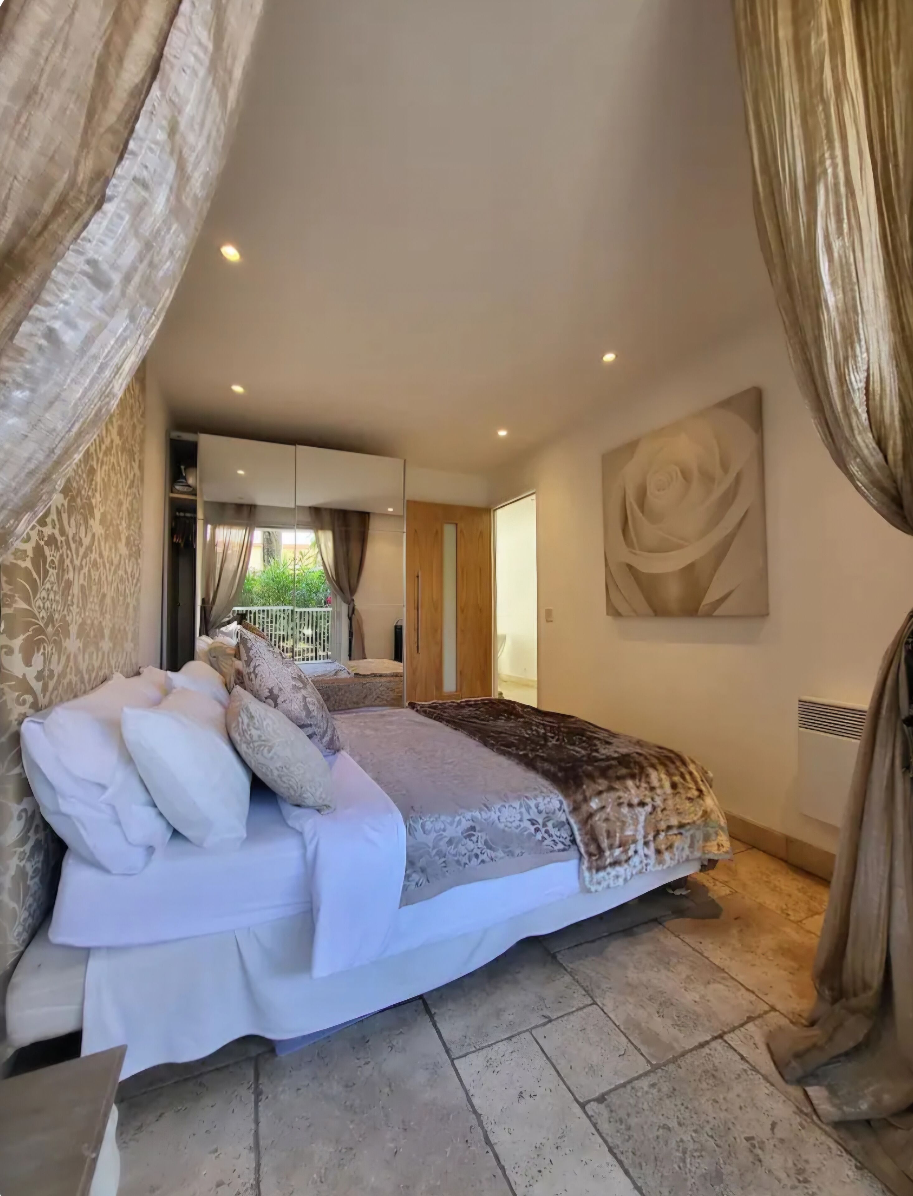 2 bedrooms, free WiFi