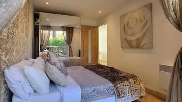 2 bedrooms, free WiFi