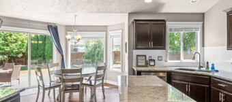 Lochsa fun in new Meridian (W/D and King Bed)