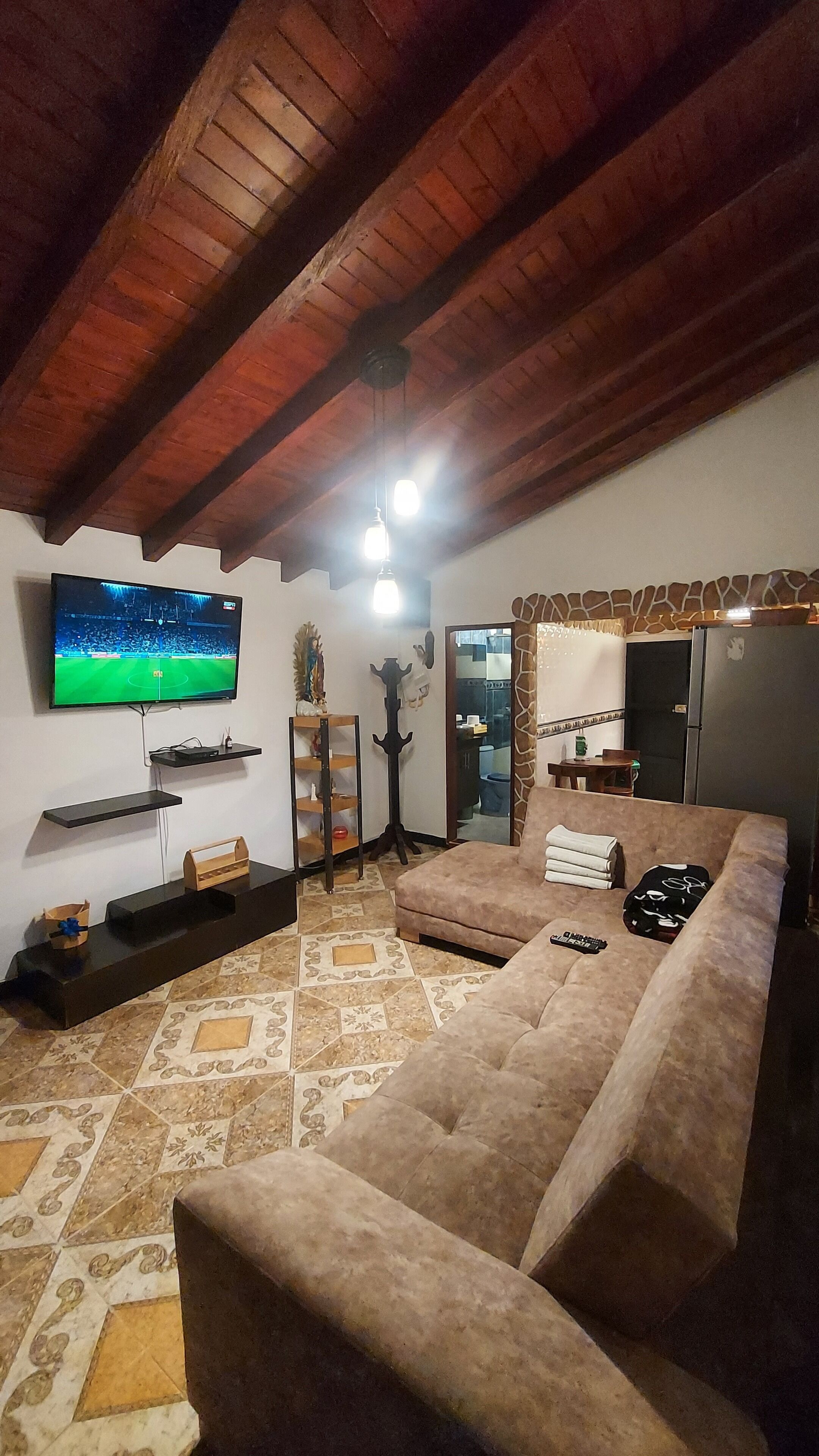 Smart TV, table tennis, books, music library