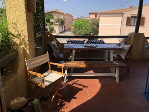 屋外ダイニングエリア