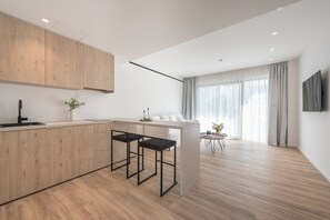 TV connectée de 55 pouces avec chaînes numériques, télévision