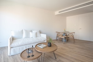 Executive Apartment, 1 Queen Bed with Sofa bed | Living room | 55-inch Smart TV with digital channels, TV - Ceramian Athens (Athens)