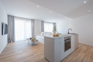 Executive Apartment, 1 Queen Bed with Sofa bed | Private kitchen | Fridge, oven, stovetop, espresso maker - Ceramian Athens (Athens)
