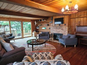 Smart TV, fireplace, music library, printers
