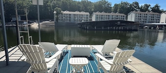 Eagles Nest - 3 Bedroom home with private dock - no wake cove