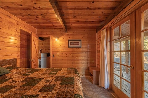 Forest Cabin 5 Old Glory