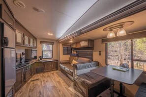 TV, offices - Unique forest adventure 10 Glamper (Payson)