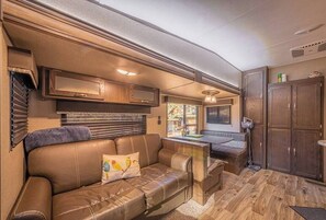 TV, offices - Unique forest adventure 10 Glamper (Payson)